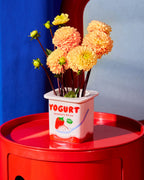 Cache pot / vase yaourt fraise