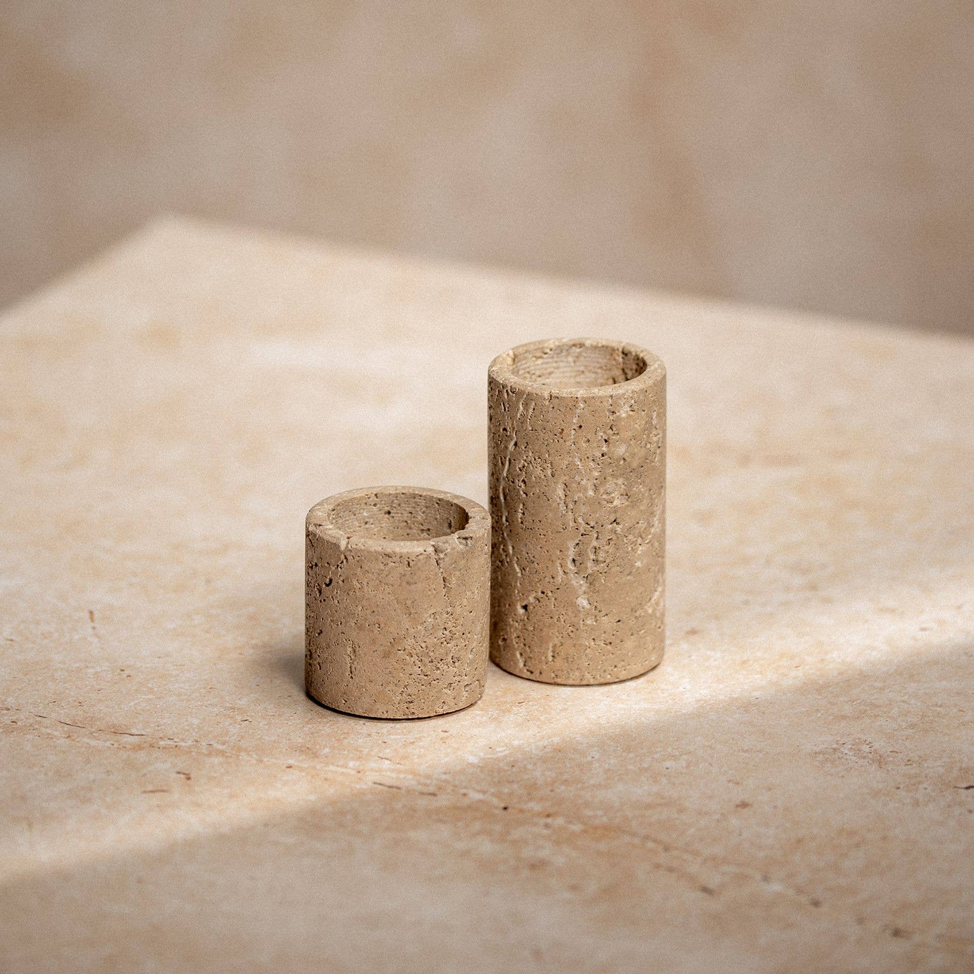 Ensemble de 2 porte-bougies chauffe-plat en travertin